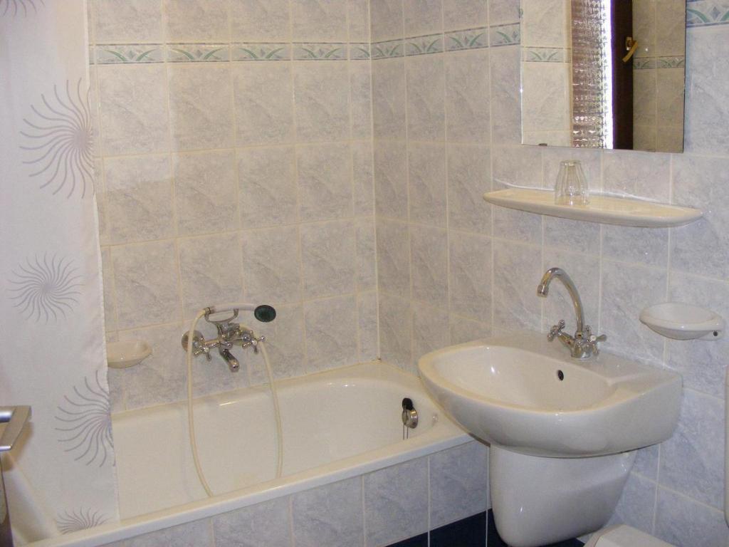 Hotel Fama Hodmezovasarhely Room photo